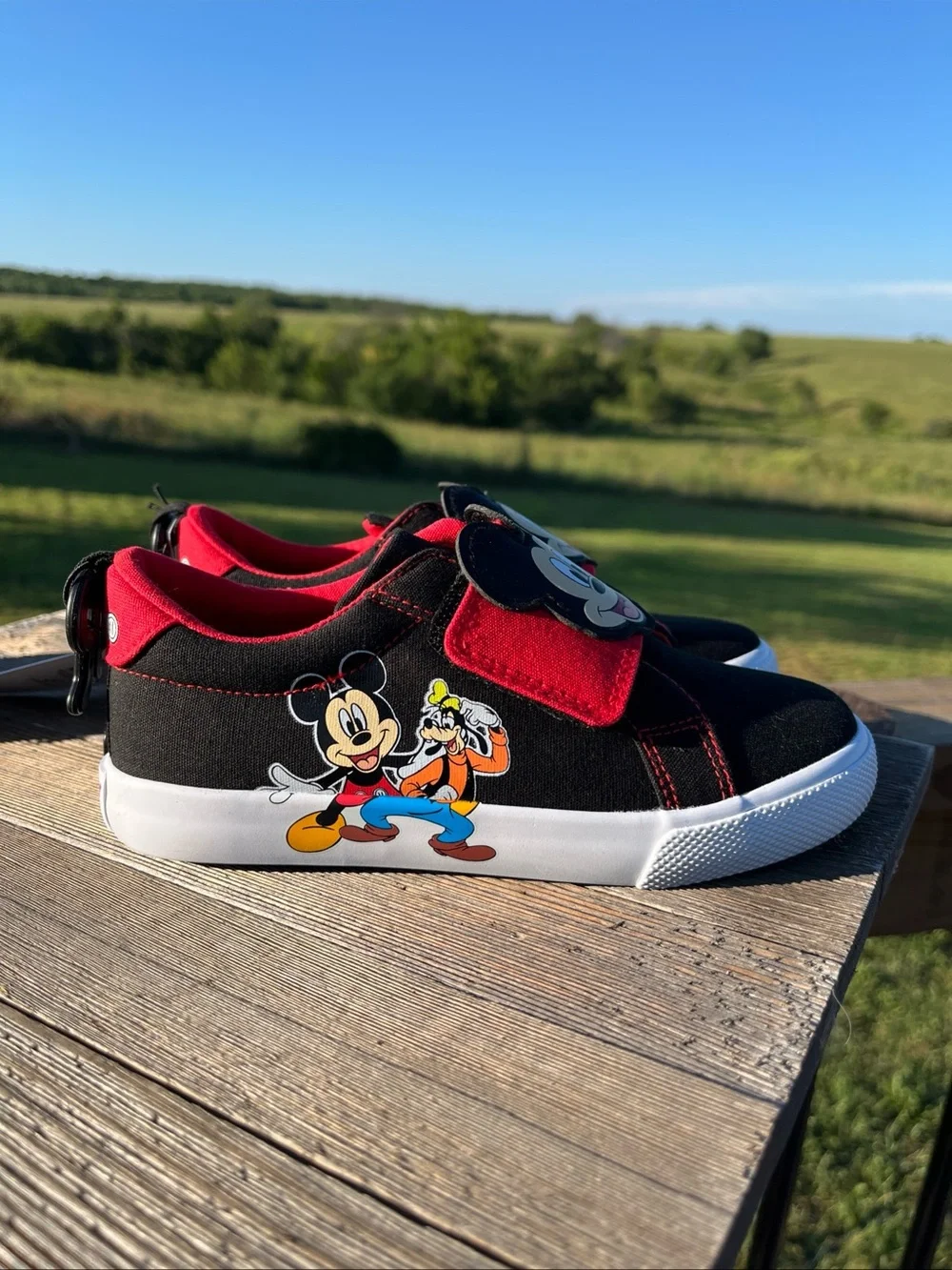 Disney Mickey Mouse & Friends Kids Tennis Shoes Size 12 NWT hook & loop fastener